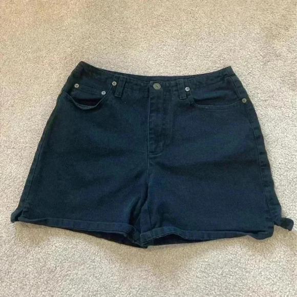 Liz Claiborne Pants - Liz Claiborne lizwear black jean shorts in size 8